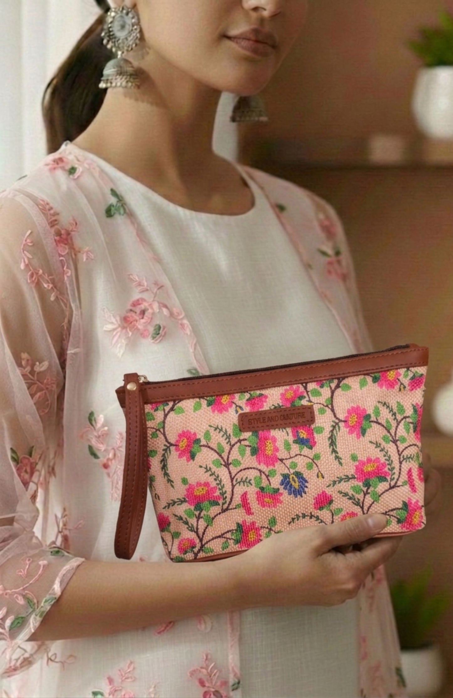 Style and Culture Peach Floral Vegan Wristlet Pouch