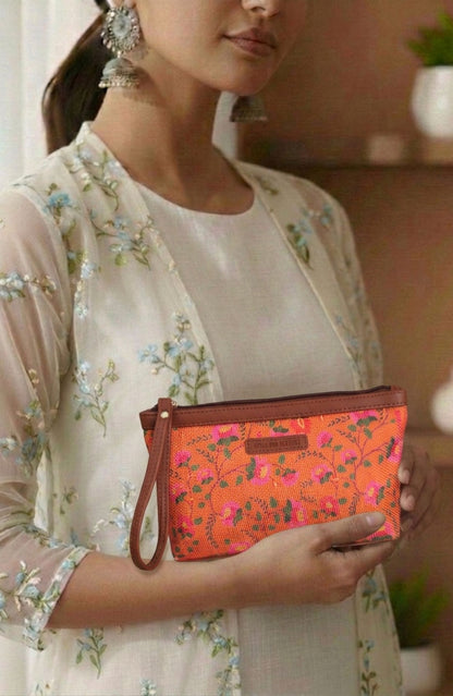 Style and Culture Rustic Floral Vegan Wristlet Pouch